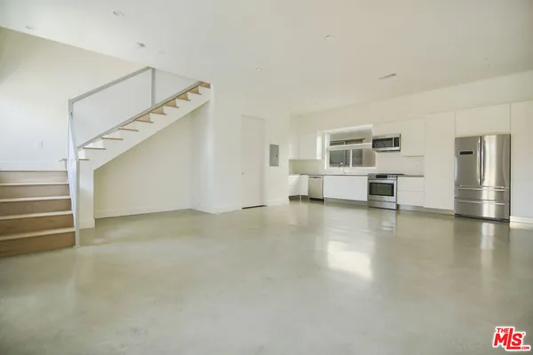 $5,050 | 2496 South Centinela Avenue, Unit 3, Los Angeles, CA 90064