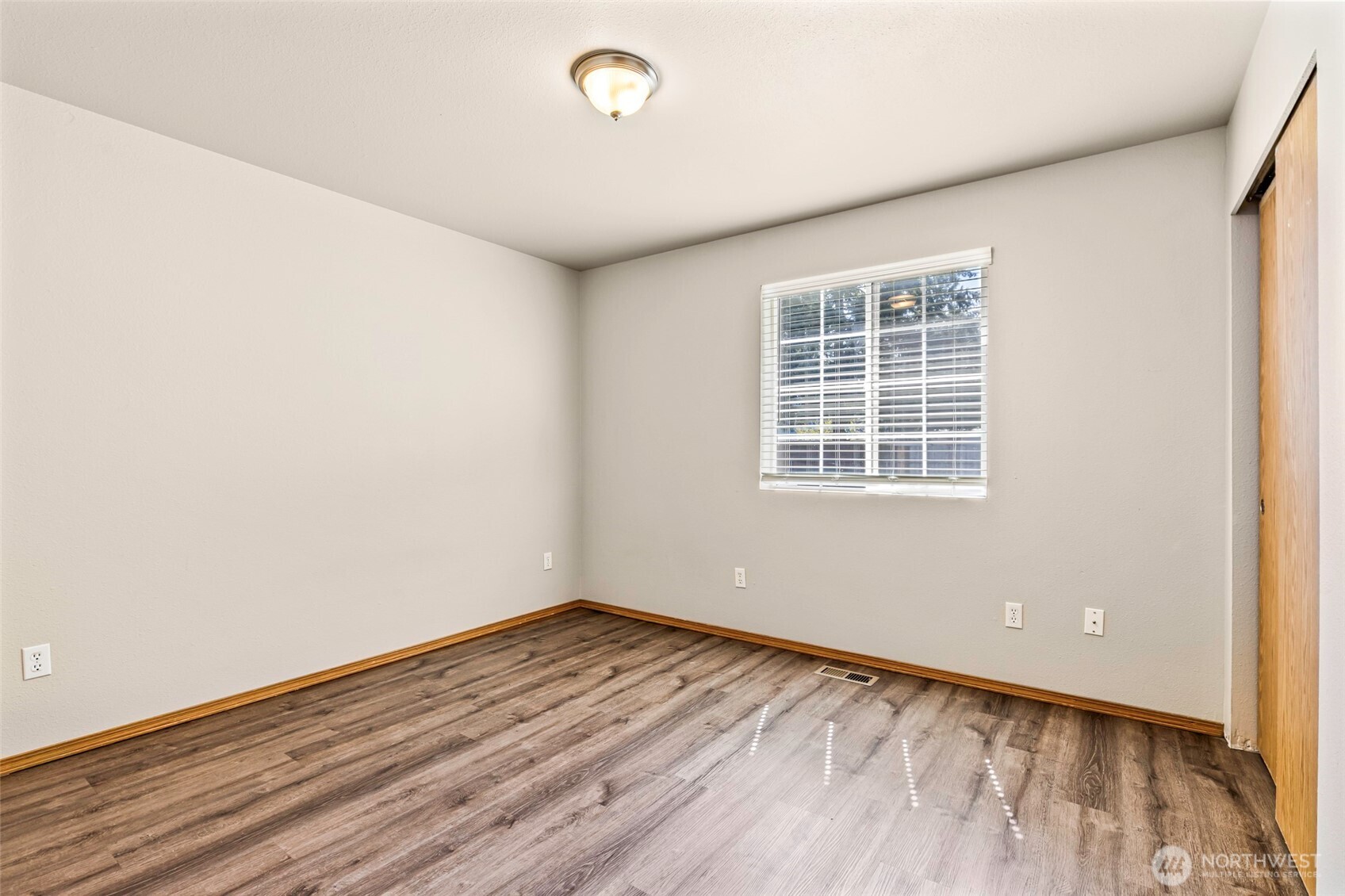 615 Rachael Place Kent, WA 98032 - Photo 18 of 32 Gallery Image 18