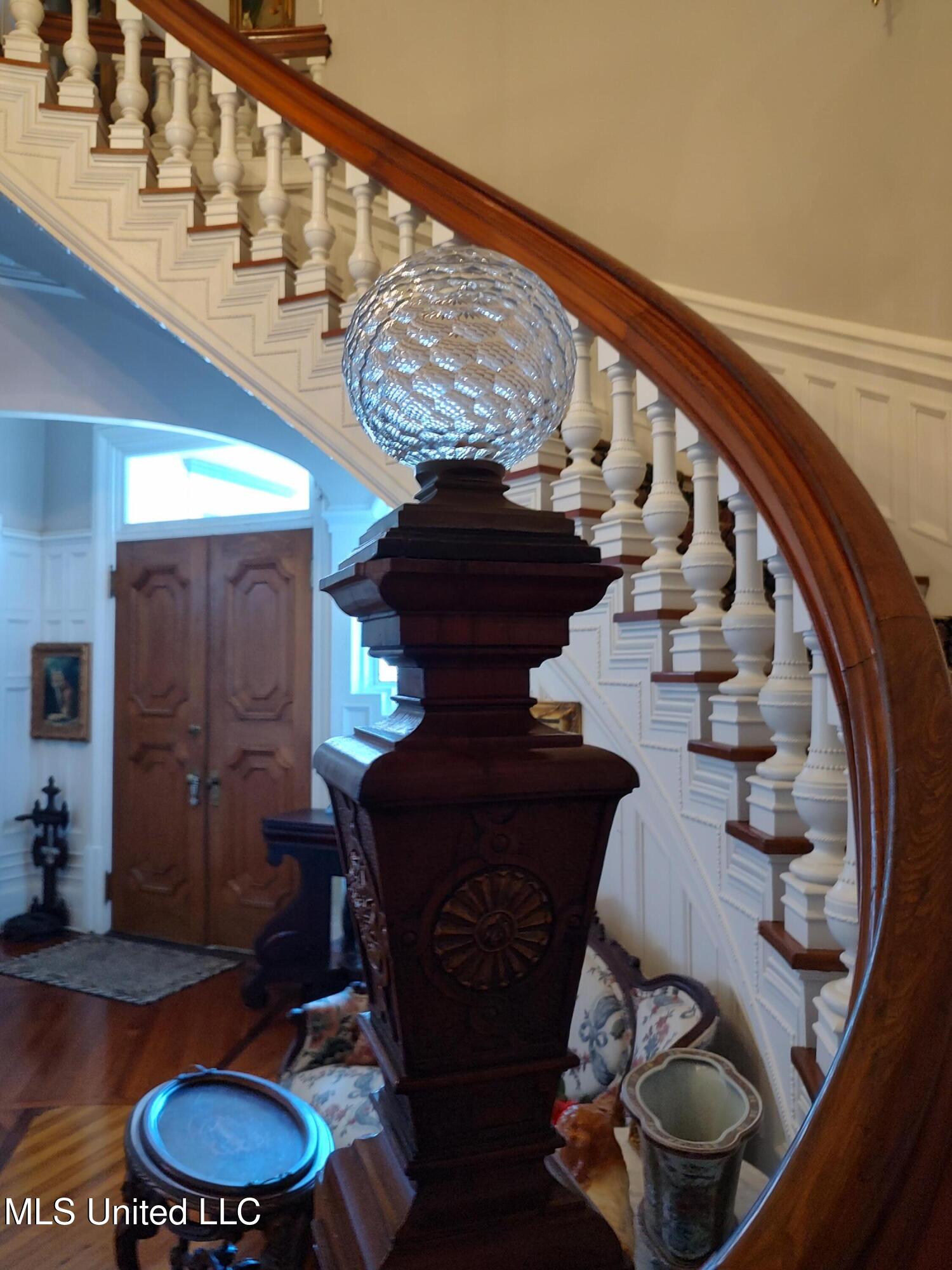 802 North Union Street Natchez, MS 39120 - Photo 20 of 70 From Bottom of Stairway Crystal ball_135