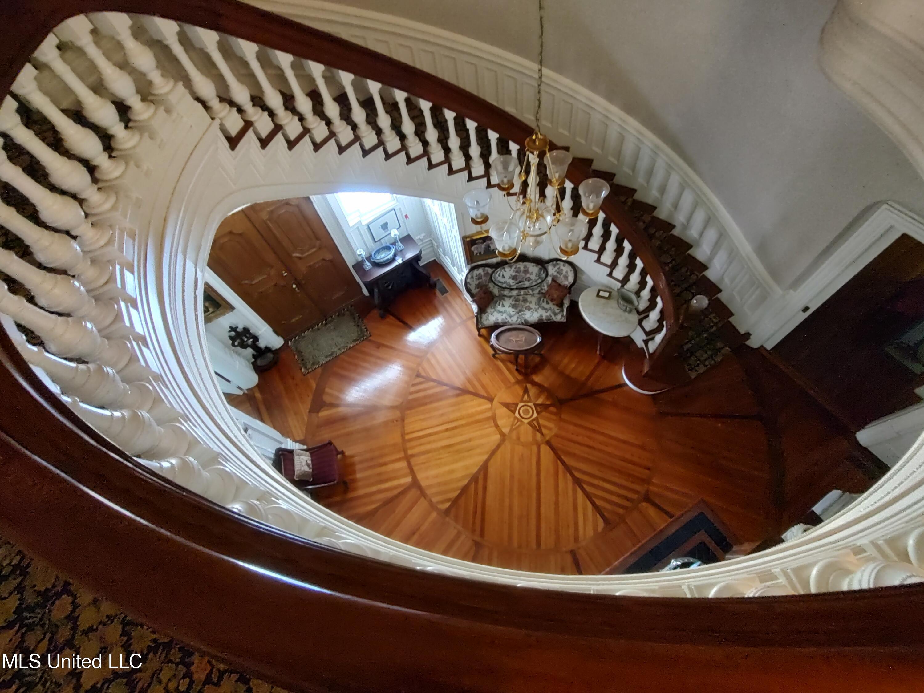 802 North Union Street Natchez, MS 39120 - Photo 22 of 70 Entrance Hall Floor from above 133001721