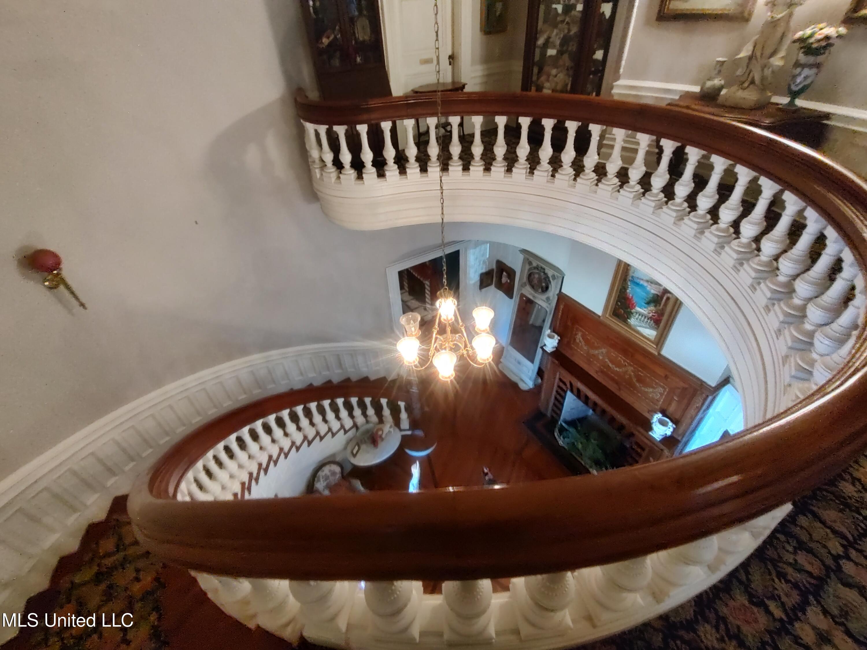 802 North Union Street Natchez, MS 39120 - Photo 24 of 70 Balustrade from Upstairs_141814325