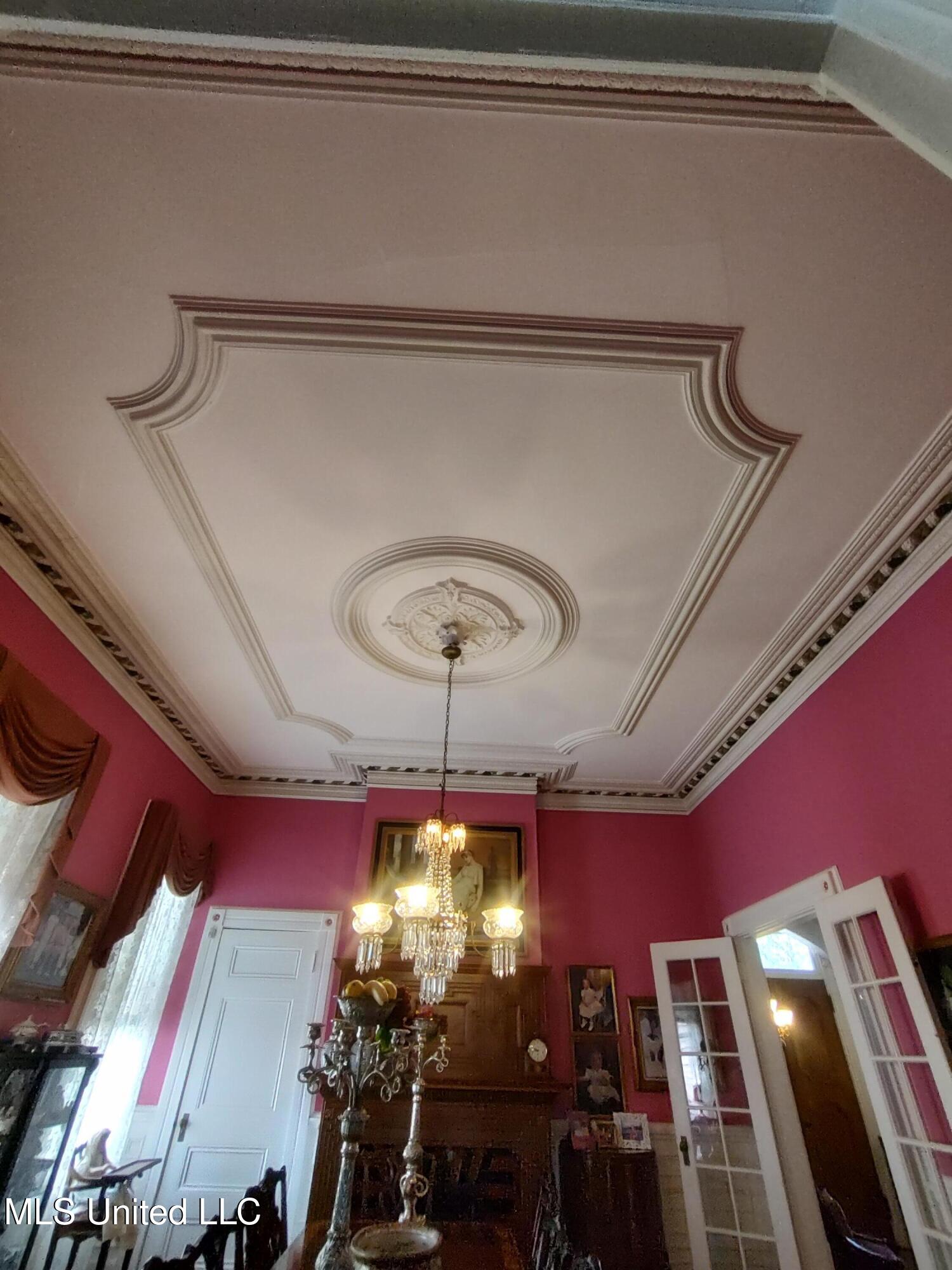 802 North Union Street Natchez, MS 39120 - Photo 34 of 70 Dining Room_145319400_HDR