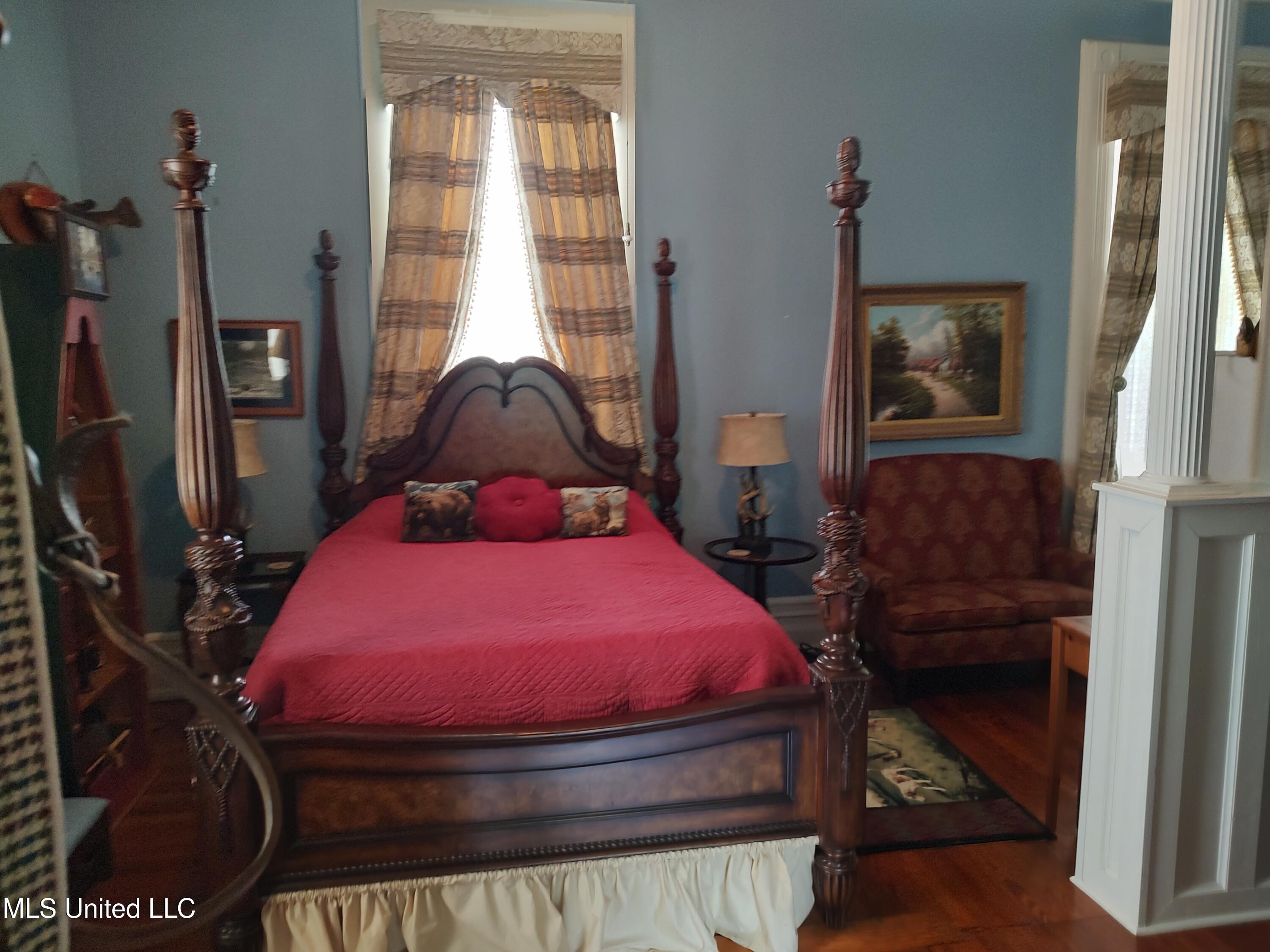 802 North Union Street Natchez, MS 39120 - Photo 60 of 70 Boys BedRm 132441868_HDR