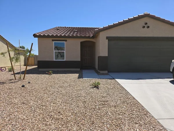 $1,750 | 737 Dylan Court, Wickenburg, AZ 85390