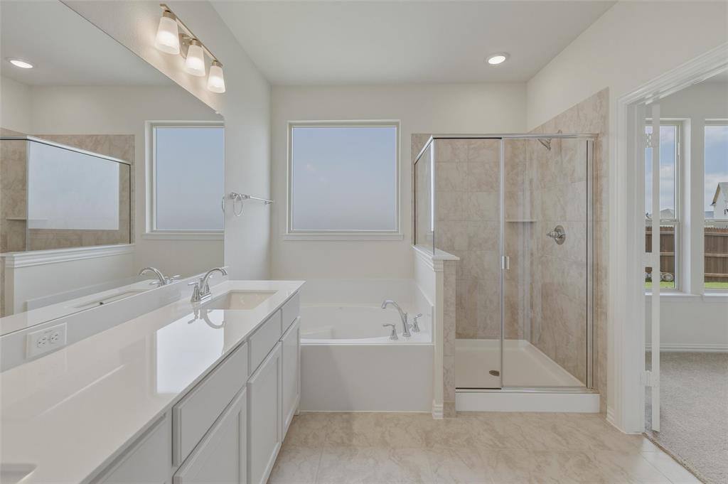 1217 Colca Drive Springtown, TX 76082 - Photo 18 of 25 Bathroom