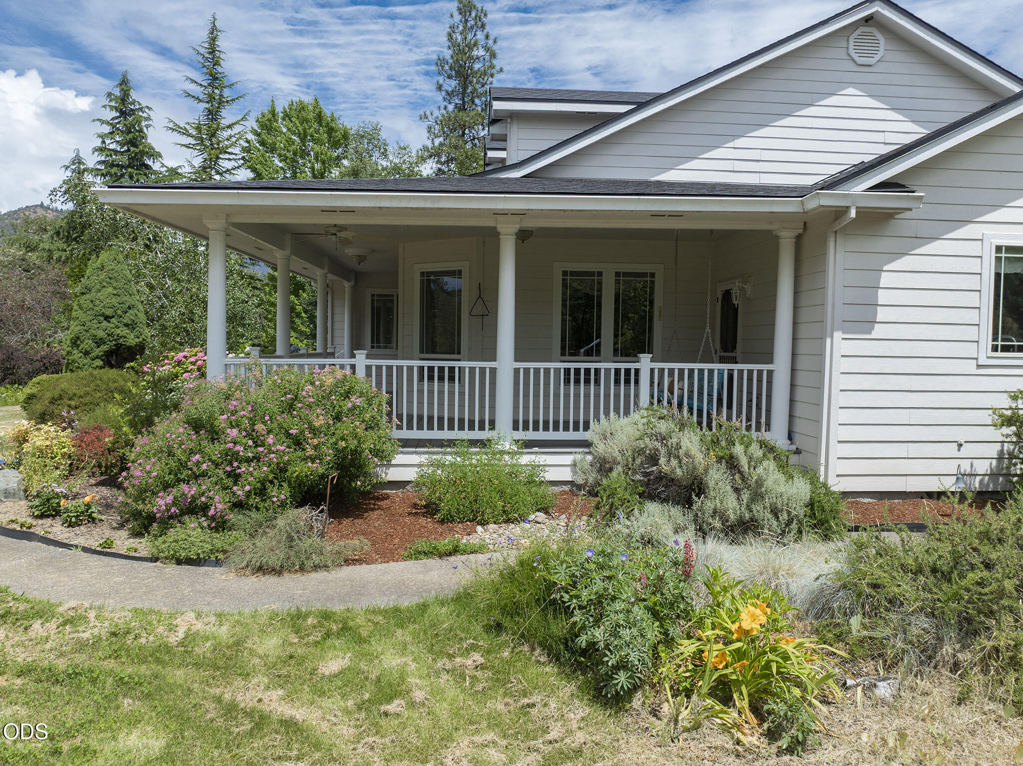 279 Ridgefield Road Grants Pass, OR 97527 - Photo 35 of 62