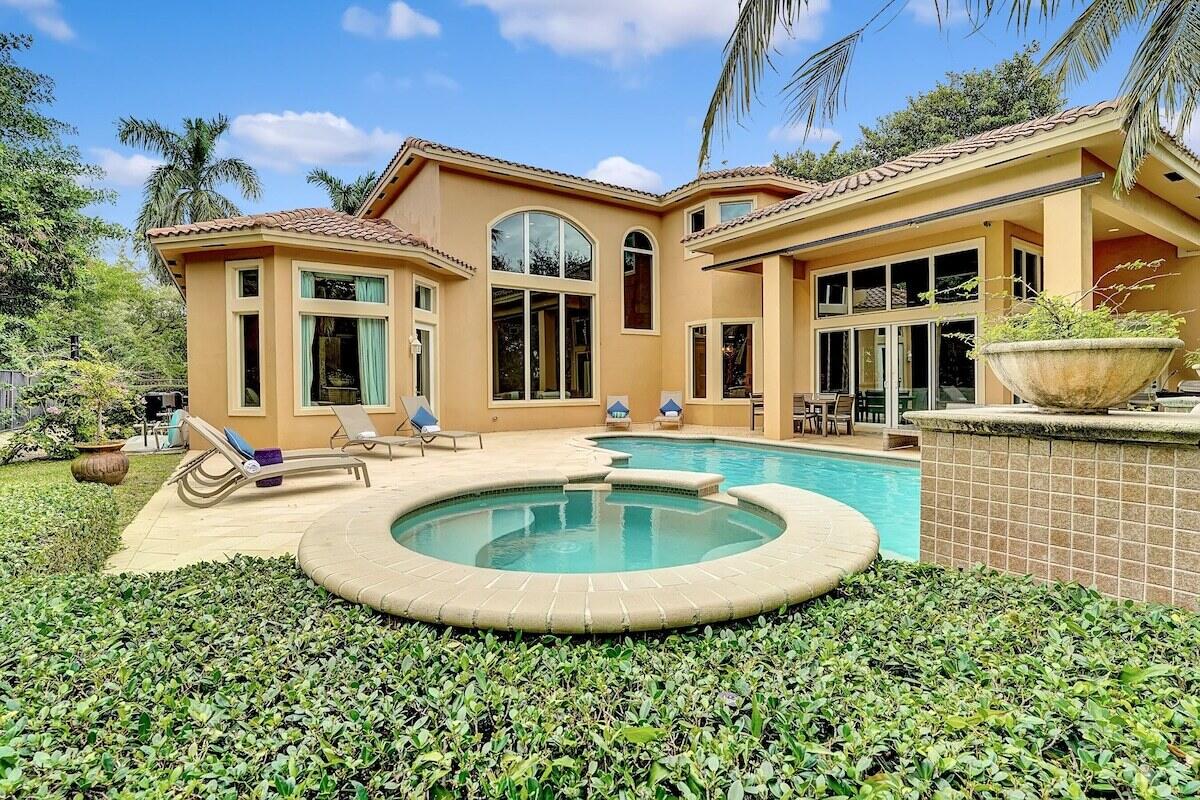 43 Coconut Lane Ocean Ridge, FL 33435 - Photo 2 of 29 3