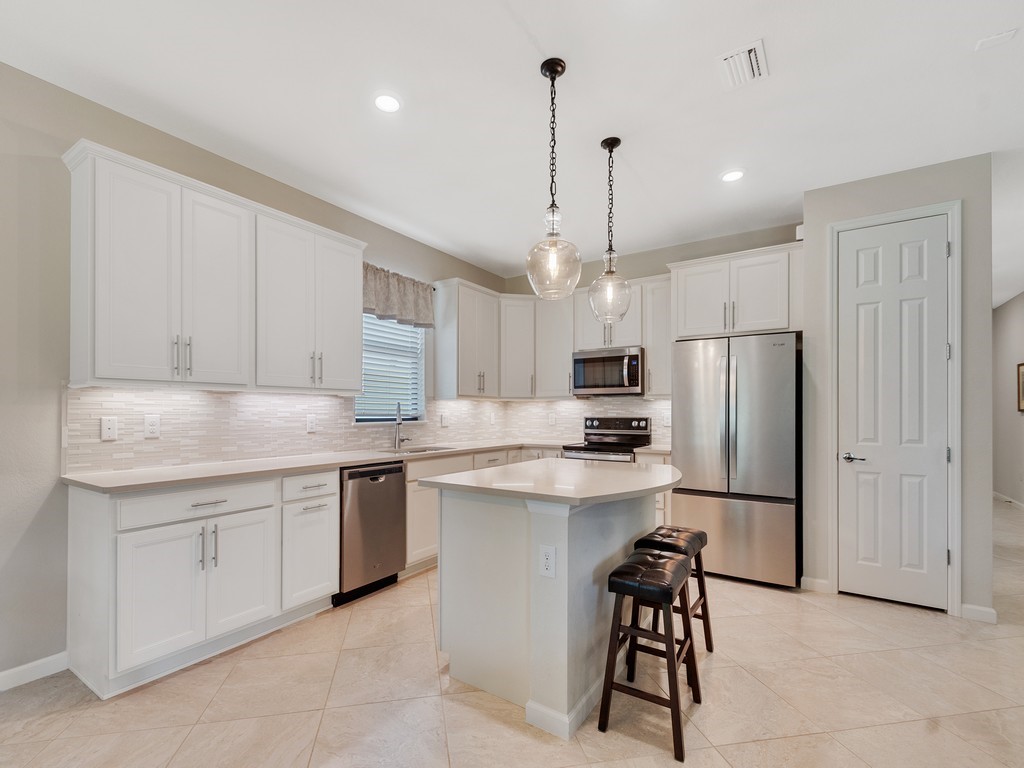 4633 Ibis Road Vero Beach, FL 32967 - Photo 12 of 29 Gallery Image 12