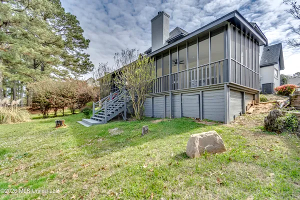 $349,999 | 2150 West Fairway Drive, Brandon, MS 39047