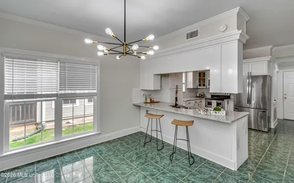 $349,999 | 2150 West Fairway Drive, Brandon, MS 39047