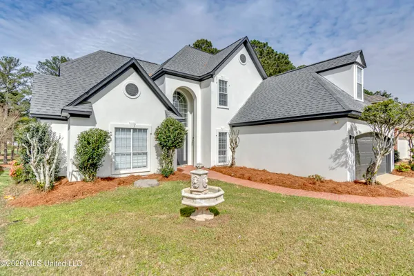 $349,999 | 2150 West Fairway Drive, Brandon, MS 39047