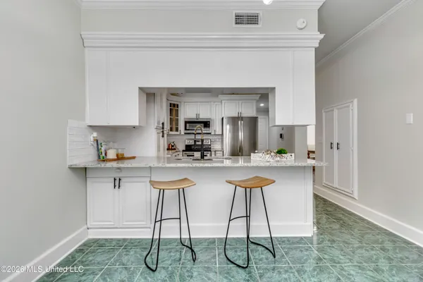 $349,999 | 2150 West Fairway Drive, Brandon, MS 39047