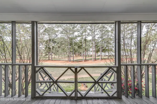 $349,999 | 2150 West Fairway Drive, Brandon, MS 39047