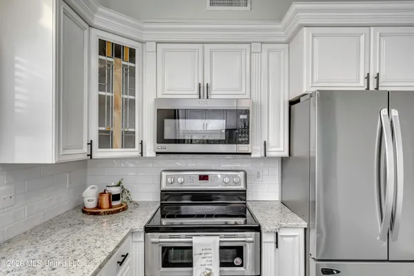 $349,999 | 2150 West Fairway Drive, Brandon, MS 39047