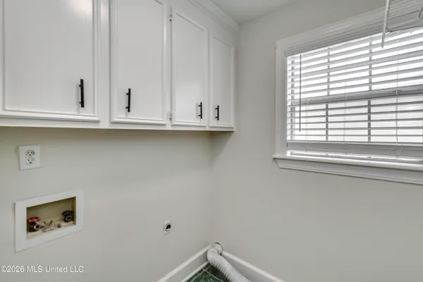 $349,999 | 2150 West Fairway Drive, Brandon, MS 39047