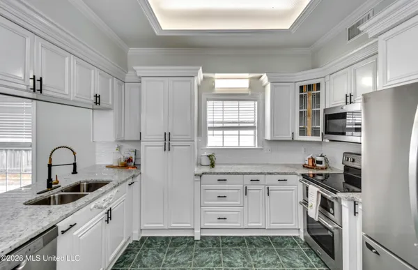 $349,999 | 2150 West Fairway Drive, Brandon, MS 39047