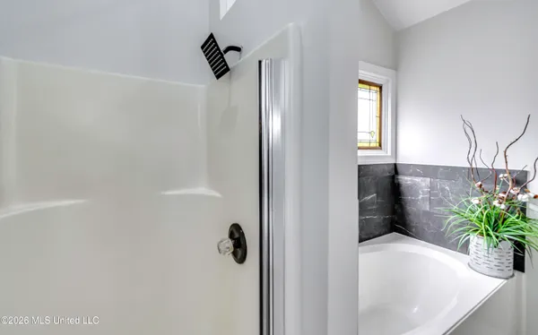 $349,999 | 2150 West Fairway Drive, Brandon, MS 39047