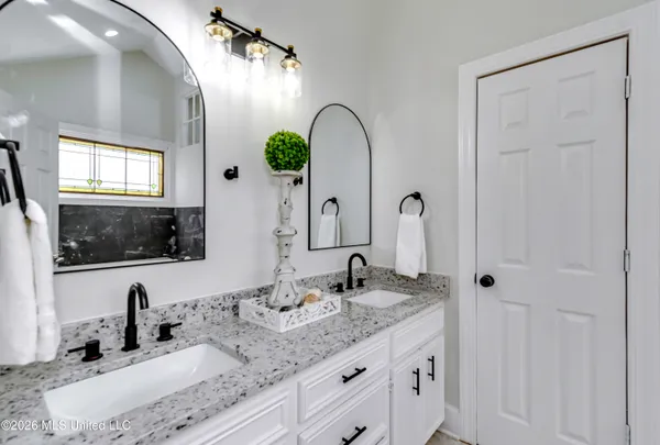 $349,999 | 2150 West Fairway Drive, Brandon, MS 39047