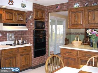 429 Maple Avenue Southampton, PA 18966 - Photo 5 of 12 Gallery Image 5