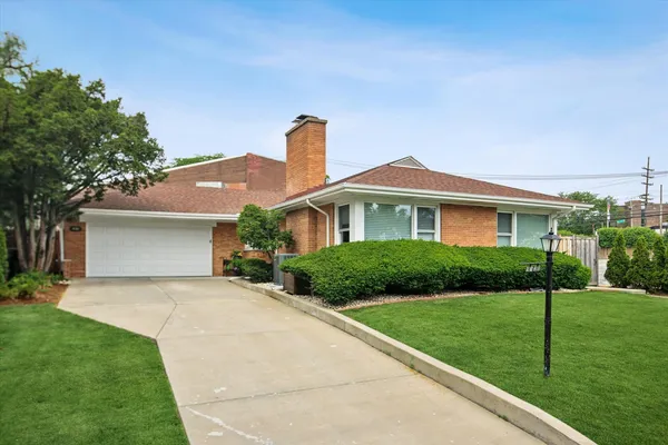 $595,000 | 9130 Kenton Avenue, Skokie, IL 60076
