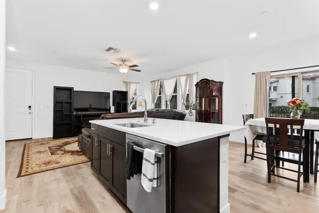 $464,000 | 5301 East Commerce Way, Unit 29103, Sacramento, CA 95835