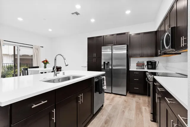 $464,000 | 5301 East Commerce Way, Unit 29103, Sacramento, CA 95835