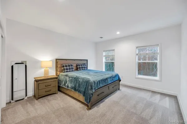 $879,988 | 195 Belmont Circle, Yaphank, NY 11980