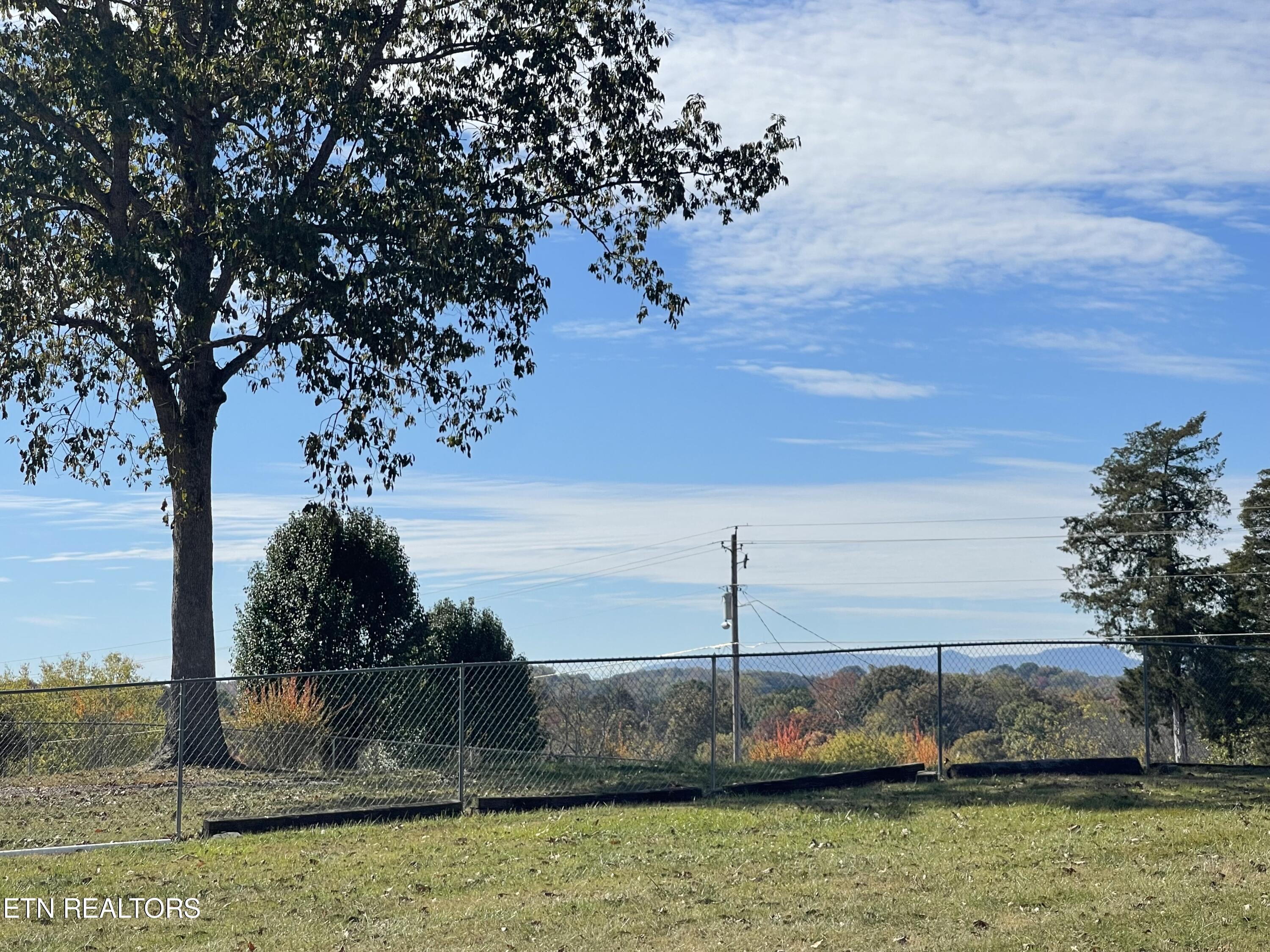 352 Mountain Road Clinton, TN 37716 - Photo 27 of 33 IMG_7648