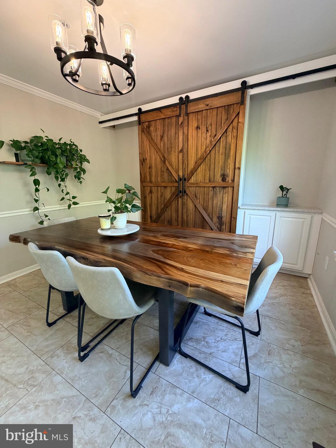 25754 Woodfield Road Damascus, MD 20872 - Photo 3 of 16 Dinning Room