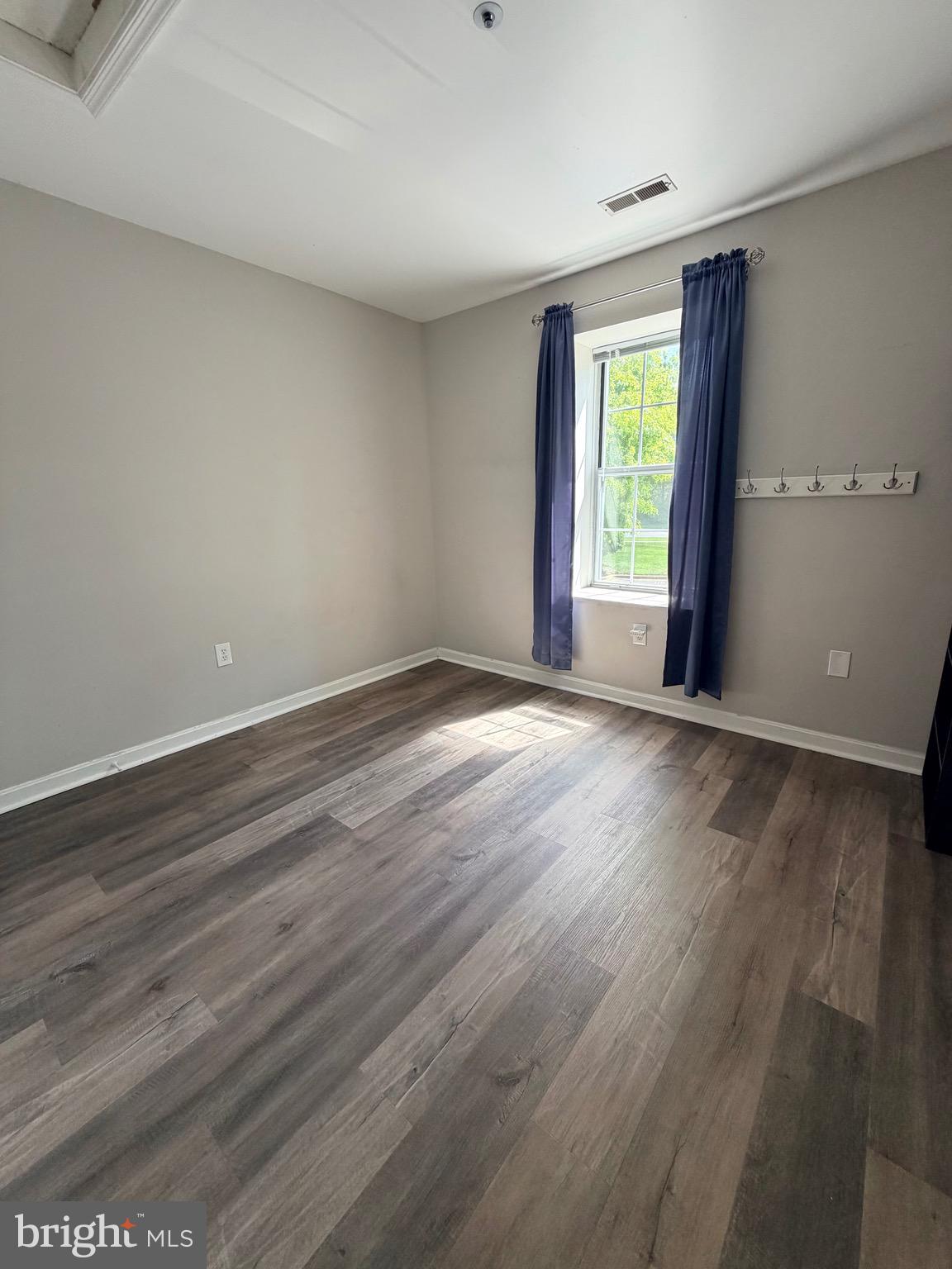 25754 Woodfield Road Damascus, MD 20872 - Photo 9 of 16 Bedroom 2