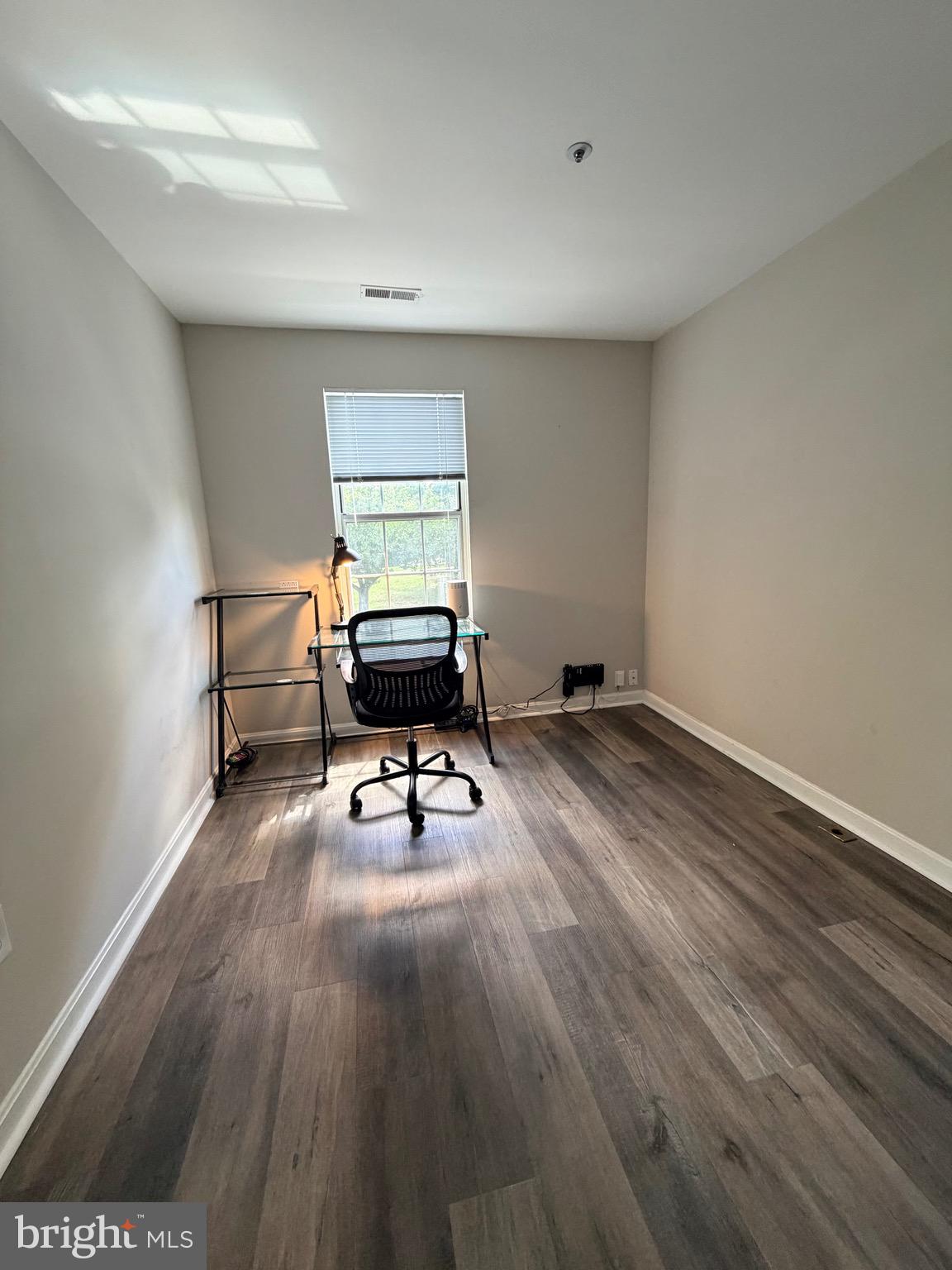 25754 Woodfield Road Damascus, MD 20872 - Photo 10 of 16 Bedroom 3