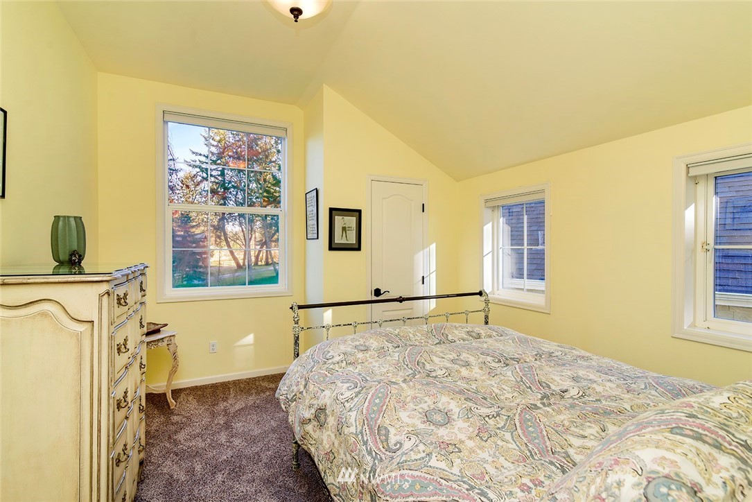 3255 Northeast Lincoln Road Poulsbo, WA 98370 - Photo 11 of 24