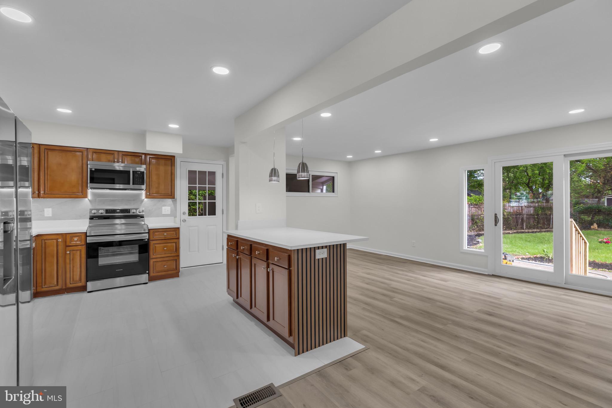 5907 Camberly Avenue Springfield, VA 22150 - Photo 11 of 37