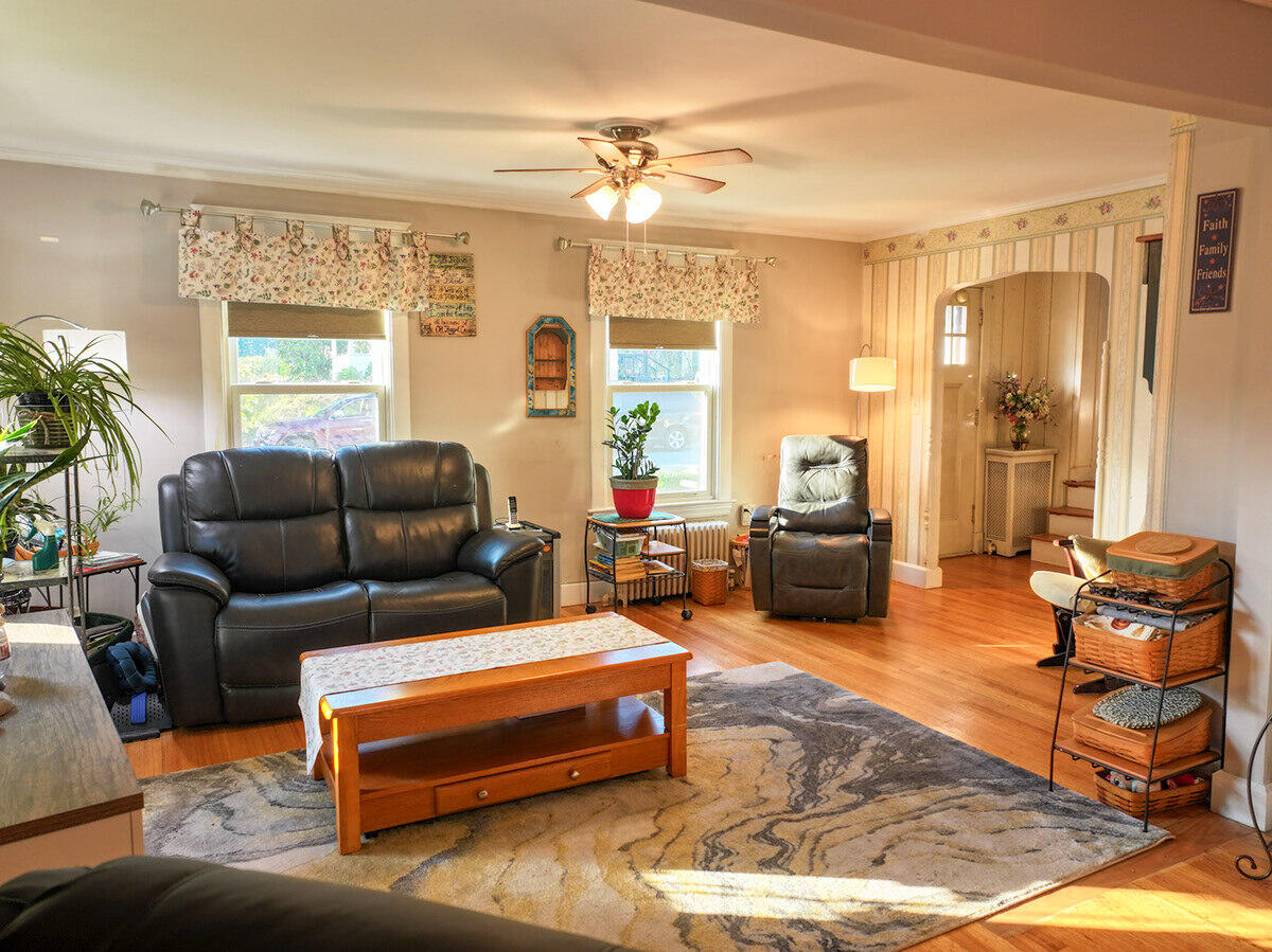 21 Androscoggin Avenue Lewiston, ME 04240 - Photo 15 of 47 Living Room 2