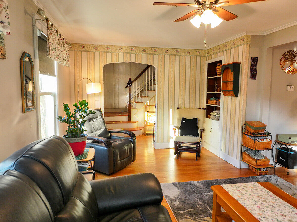 21 Androscoggin Avenue Lewiston, ME 04240 - Photo 18 of 47 Living Room 6