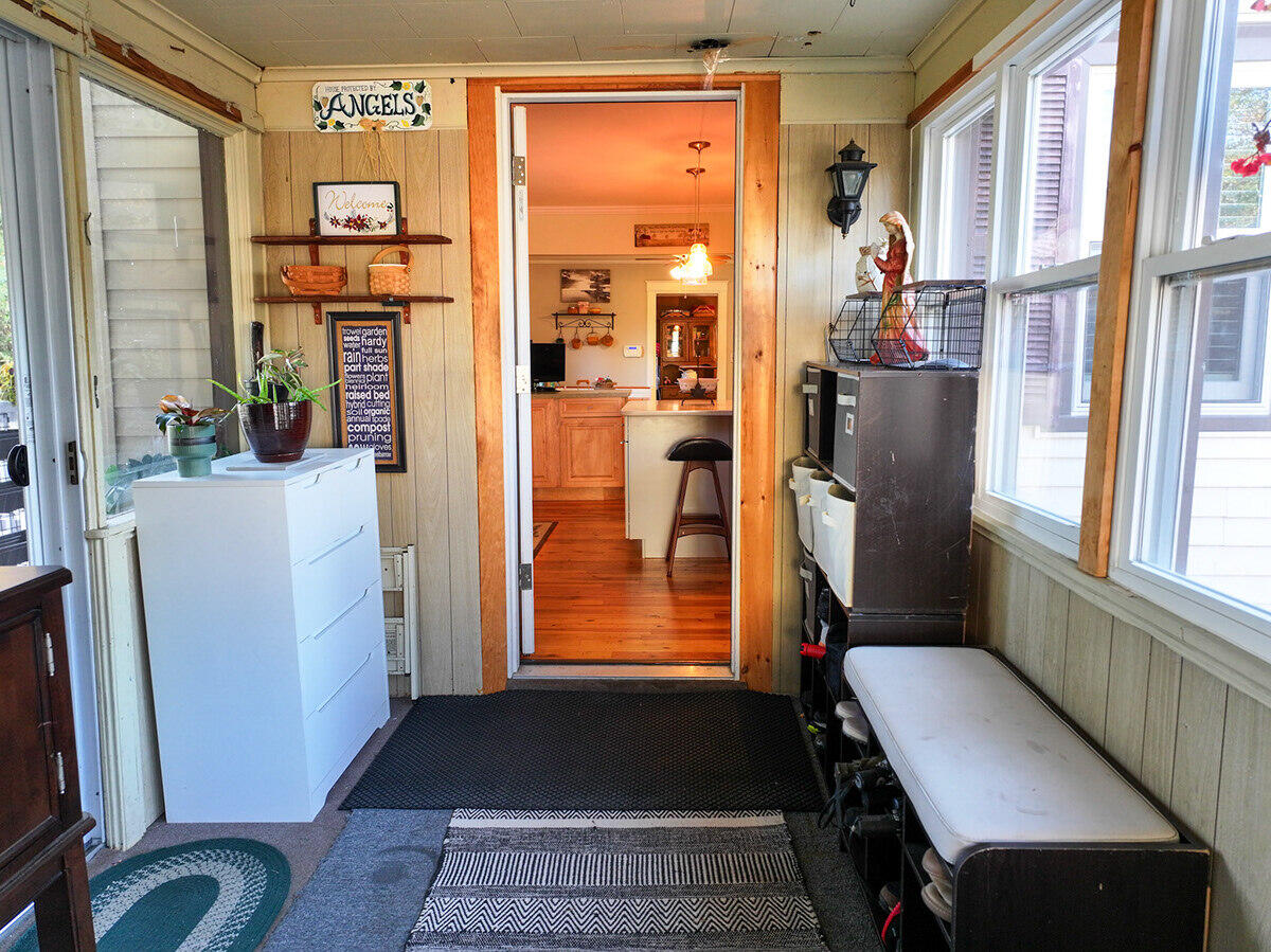 21 Androscoggin Avenue Lewiston, ME 04240 - Photo 8 of 47 Mudroom Entry 1