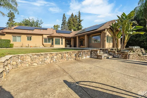 a view of outdoor space yard and patio