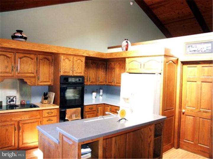 2410 Fox Run Riegelsville, PA 18077 - Photo 8 of 25