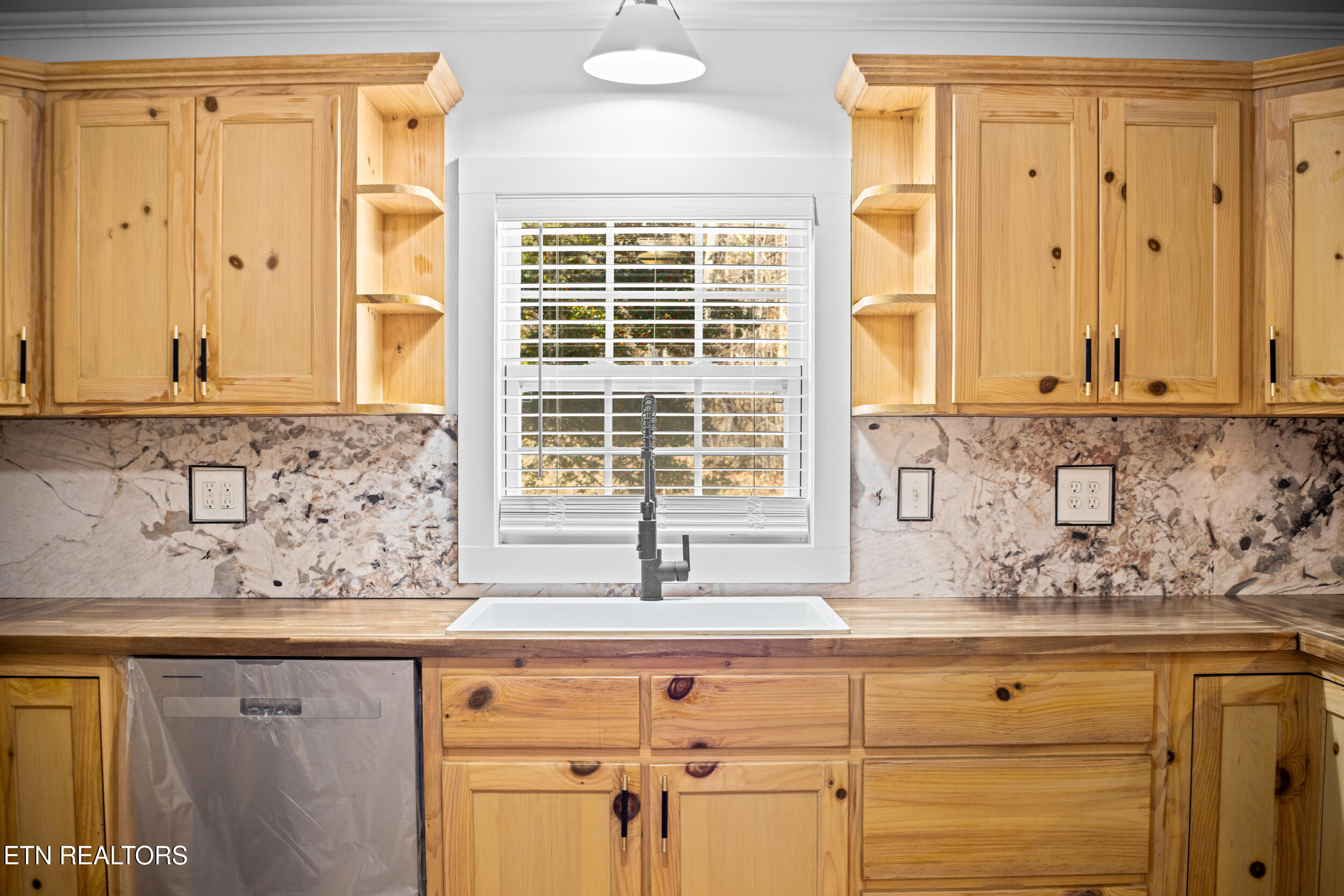 214 Tanglewood Road Harriman, TN 37748 - Photo 17 of 60 214 tanglewood rd-34