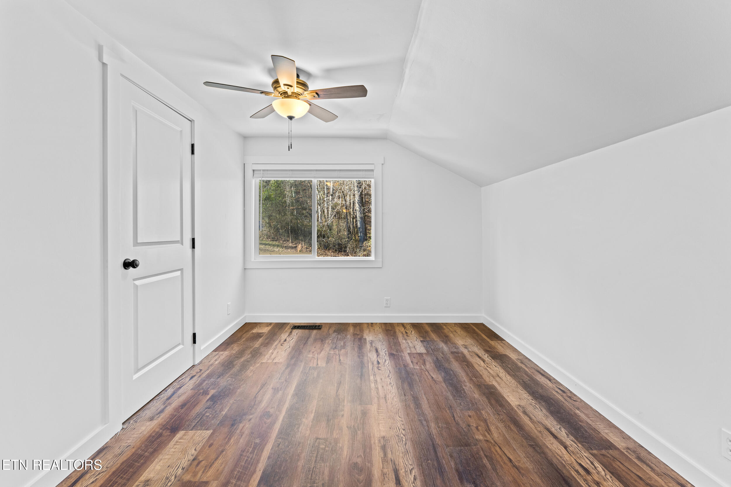 214 Tanglewood Road Harriman, TN 37748 - Photo 34 of 60 214 tanglewood rd-51