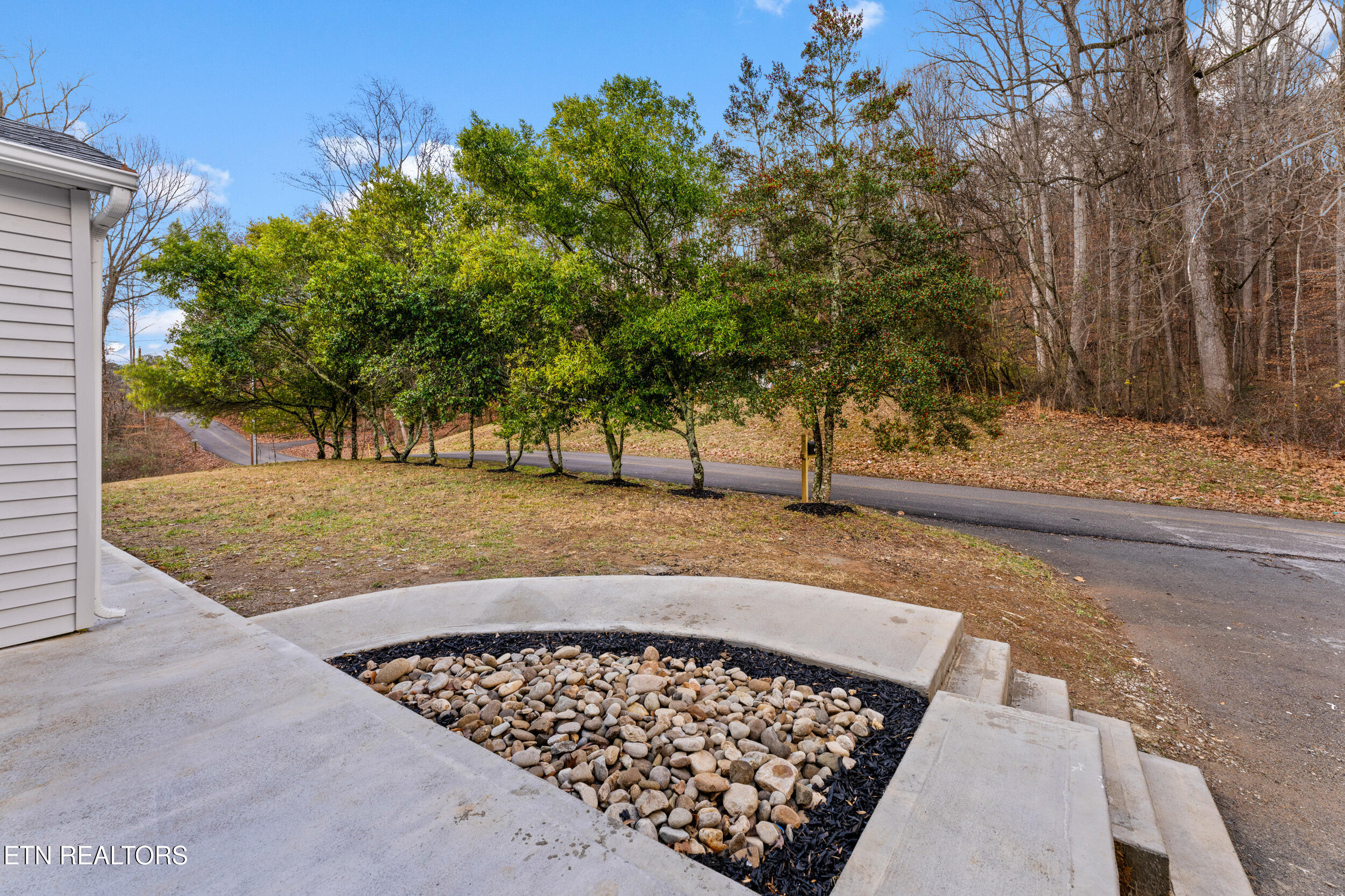 214 Tanglewood Road Harriman, TN 37748 - Photo 6 of 60 214 tanglewood rd-5