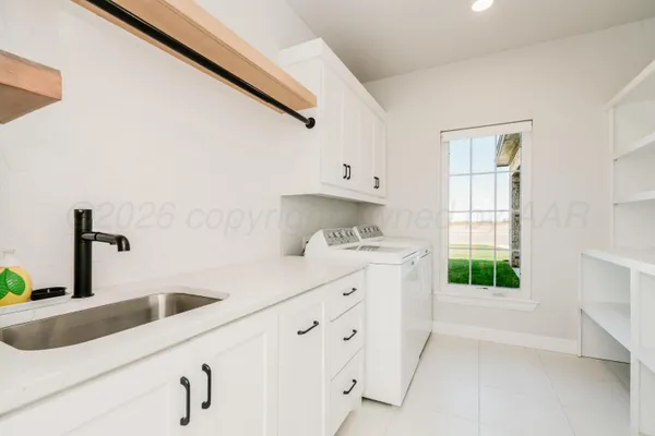 $499,000 | 1512 Madison Avenue, Dumas, TX 79029