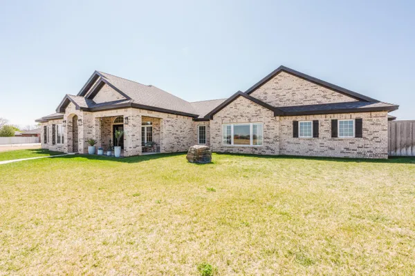 $499,000 | 1512 Madison Avenue, Dumas, TX 79029