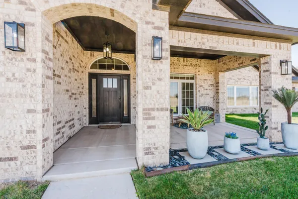 $499,000 | 1512 Madison Avenue, Dumas, TX 79029