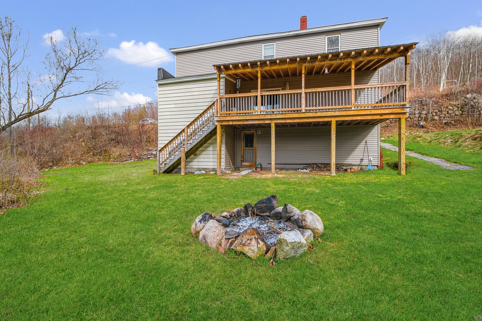 487 Rockingham Street Berlin, NH 03570 - Photo 2 of 38