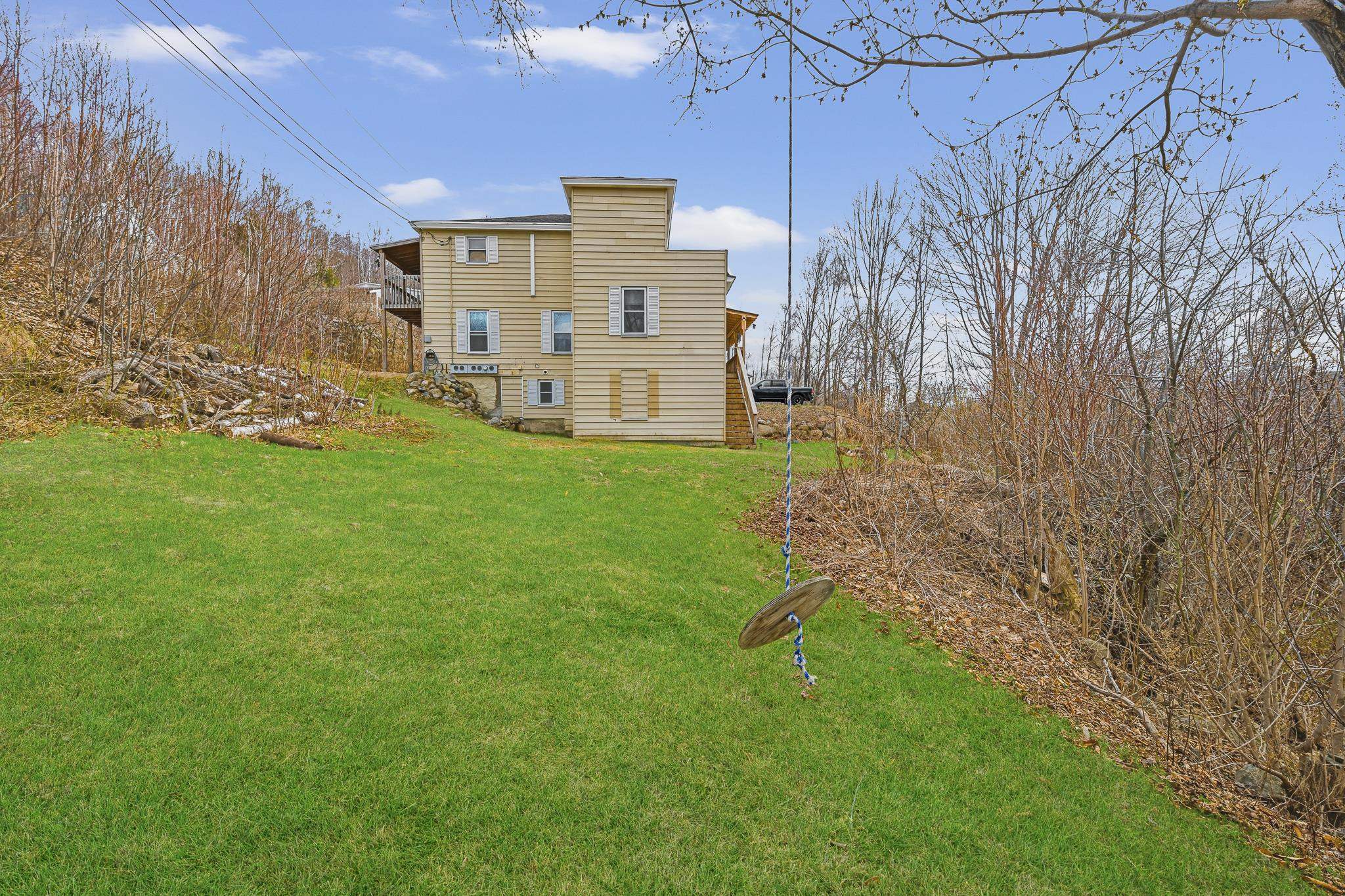 487 Rockingham Street Berlin, NH 03570 - Photo 4 of 38