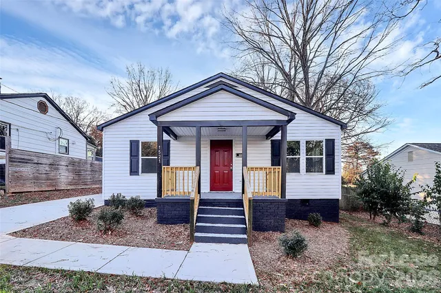 $1,680 | 1521 Effingham Road, Charlotte, NC 28208
