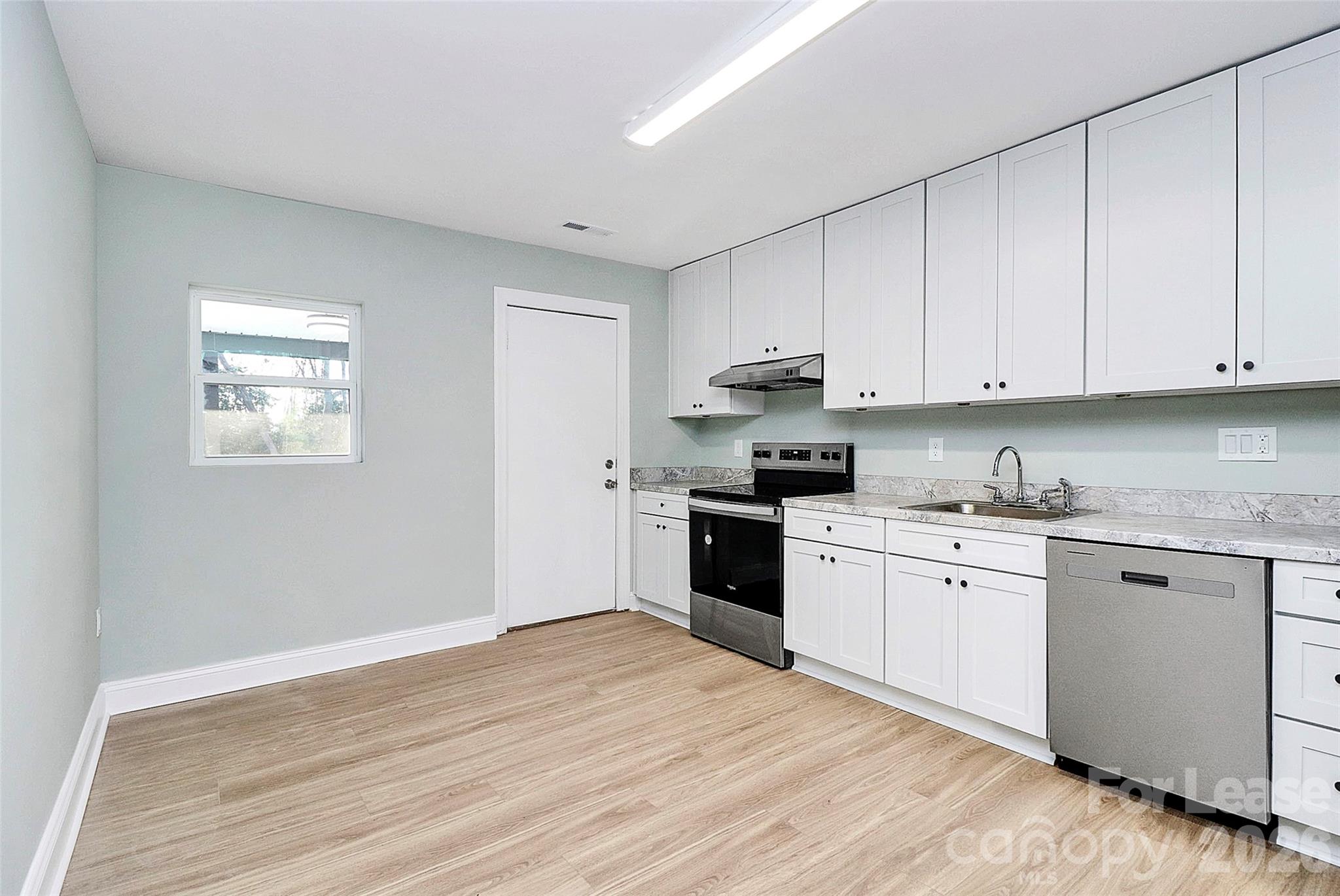 1521 Effingham Road Charlotte, NC 28208 - Photo 8 of 19