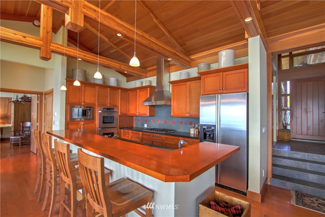 371 West Bluff Road Point Roberts, WA 98281 - Photo 3 of 34 Gallery Image 3