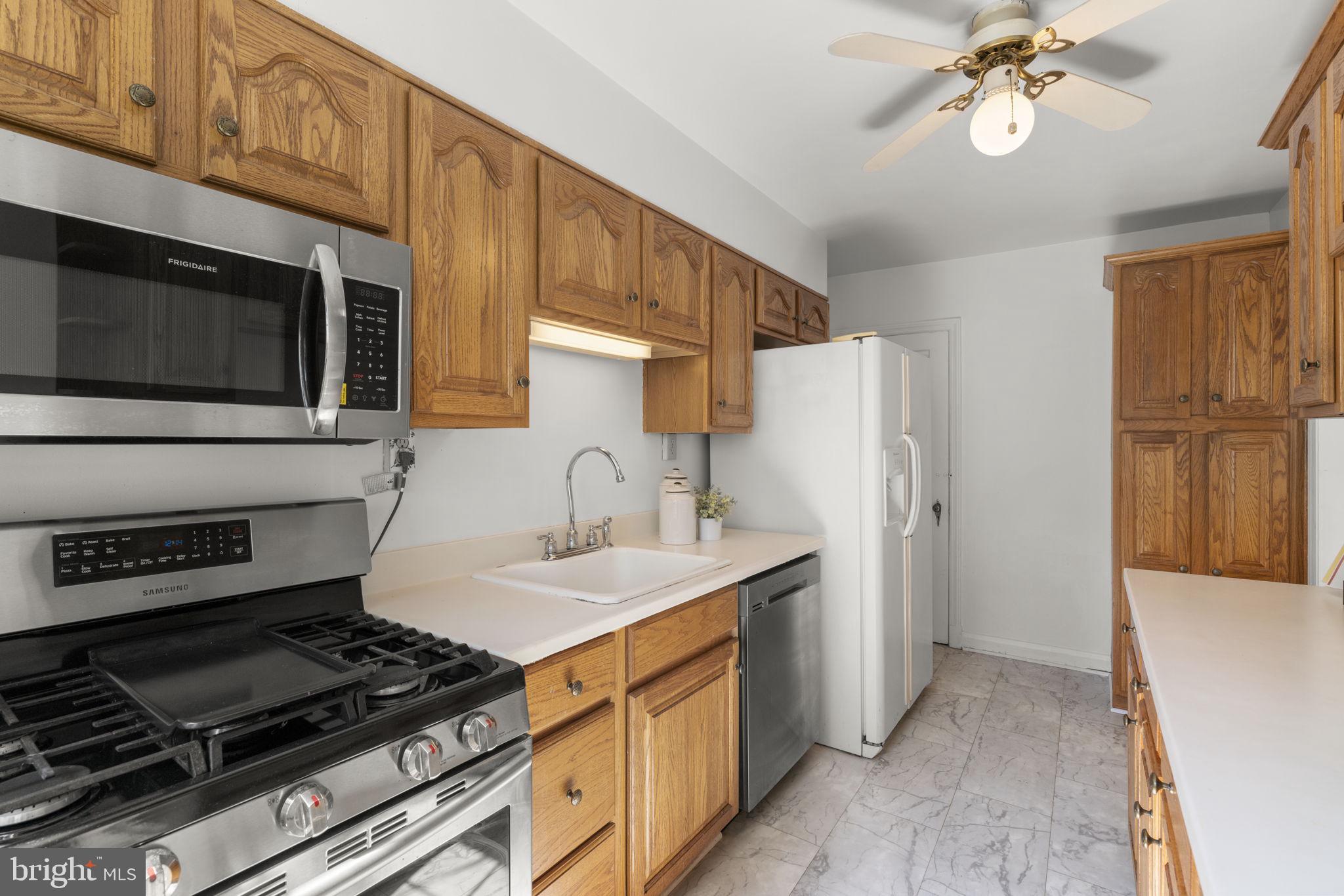 355 Whitfield Road Baltimore, MD 21228 - Photo 12 of 39 Gallery Image 12
